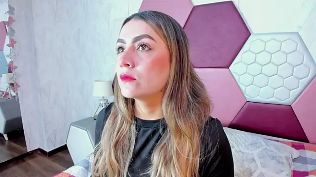 Snapshot of AriaRous chatting on February 7, 2026, 3:53 pm AriaRous online show from February 7, 2026, 3:53 pm