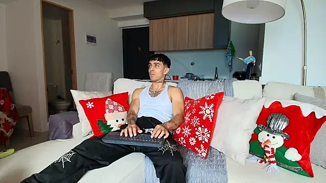 Snapshot of liorvante chatting on January 6, 2026, 5:50 pm liorvante online show from January 6, 2026, 5:50 pm