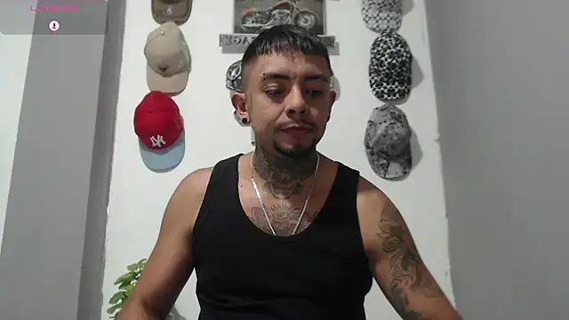 Snapshot of BASTIAN_NICOLAS_ chatting on February 10, 2026, 8:41 pm BASTIAN NICOLAS online show from February 10, 2026, 8:41 pm