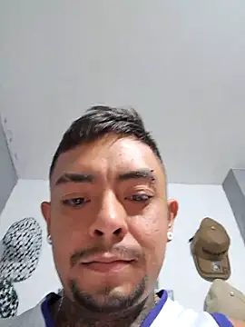 Snapshot of BASTIAN_NICOLAS_ chatting on February 6, 2026, 1:51 pm BASTIAN NICOLAS online show from February 6, 2026, 1:51 pm