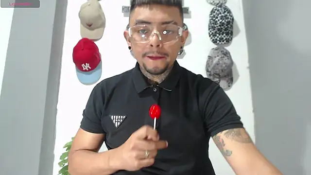 Snapshot of BASTIAN_NICOLAS_ chatting on February 14, 2026, 4:02 am BASTIAN NICOLAS online show from February 14, 2026, 4:02 am