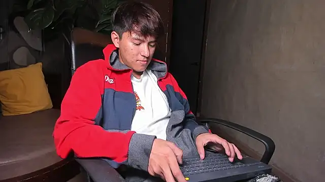 Snapshot of isaac_grimm chatting on February 19, 2026, 5:26 am isaac grimm online show from February 19, 2026, 5:26 am