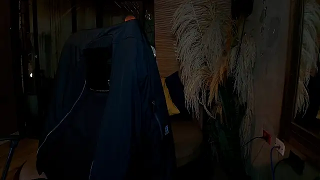 Snapshot of isaac_grimm chatting on February 28, 2026, 3:28 am isaac grimm online show from February 28, 2026, 3:28 am