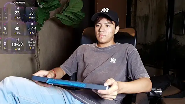 Snapshot of isaac_grimm chatting on March 2, 2026, 3:18 am isaac grimm online show from March 2, 2026, 3:18 am