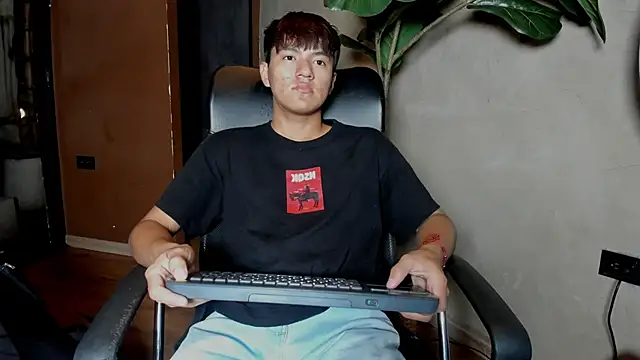 Snapshot of isaac_grimm chatting on February 11, 2026, 2:55 am isaac grimm online show from February 11, 2026, 2:55 am