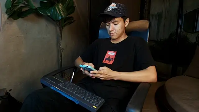 Snapshot of isaac_grimm chatting on March 1, 2026, 3:17 am isaac grimm online show from March 1, 2026, 3:17 am