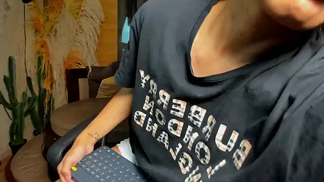 Snapshot of isaac_grimm chatting on February 14, 2026, 3:07 am isaac grimm online show from February 14, 2026, 3:07 am