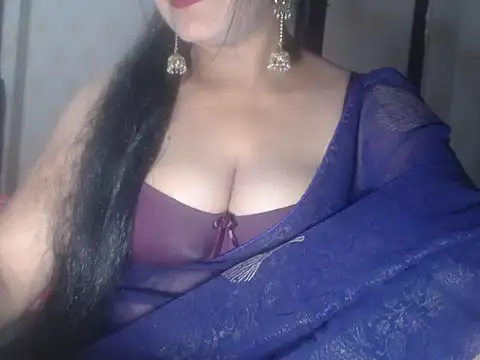 Snapshot of Hotronita123 chatting on April 8, 2026, 5:36 pm Hotronita123 online show from April 8, 2026, 5:36 pm