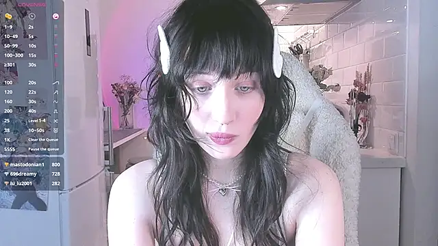 Snapshot of MePretty chatting on March 15, 2025, 8:32 pm MePretty online show from March 15, 2025, 8:32 pm