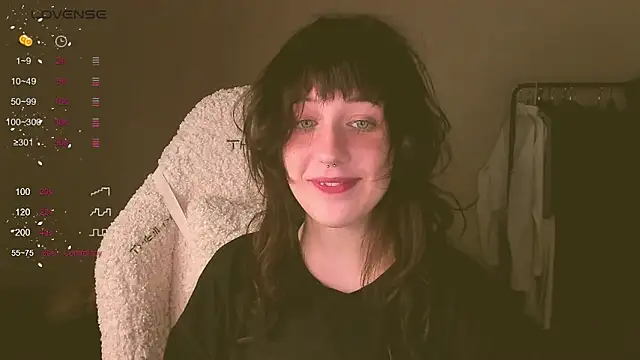 Snapshot of MePretty chatting on September 16, 2025, 4:52 pm MePretty online show from September 16, 2025, 4:52 pm