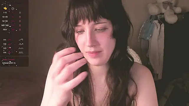 Snapshot of MePretty chatting on November 26, 2025, 10:21 pm MePretty online show from November 26, 2025, 10:21 pm