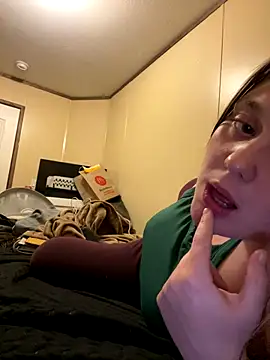 Snapshot of NovaBloum chatting on December 3, 2025, 6:57 am NovaBloum online show from December 3, 2025, 6:57 am