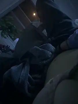 Snapshot of ResponsibleAir2 chatting on December 1, 2025, 9:43 am ResponsibleAir2 online show from December 1, 2025, 9:43 am