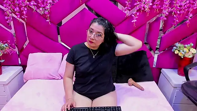 Alexa Sanz online show from December 4, 2025, 8:08 pm