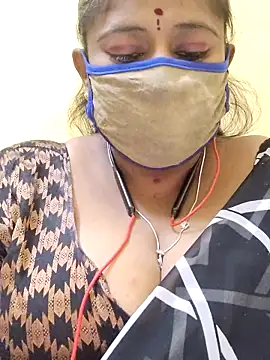 Snapshot of Thanmaya22 chatting on November 30, 2025, 10:49 am Thanmaya22 online show from November 30, 2025, 10:49 am