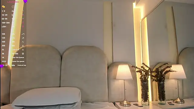 Snapshot of Alicia_Monroe_ chatting on June 27, 2026, 12:00 pm Alicia Monroe online show from June 27, 2026, 12:00 pm