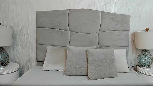 Naomii BDSM online show from February 21, 2026, 1:13 pm