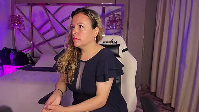 Ivonne 444 online show from December 1, 2025, 1:01 pm