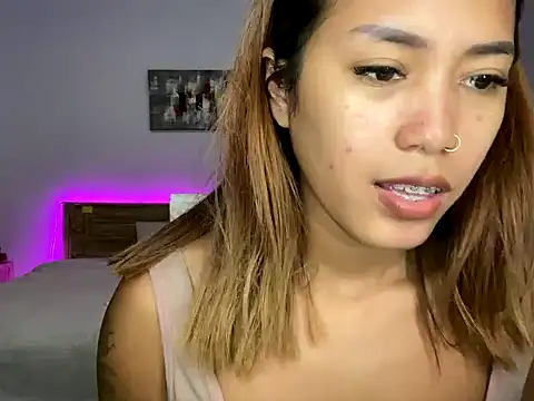 Snapshot of elisavae_ chatting on December 5, 2025, 5:06 am elisavae online show from December 5, 2025, 5:06 am