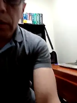 JRAdams23 online show from December 17, 2025, 2:22 pm