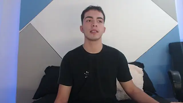 Snapshot of Bruno_steel1 chatting on December 2, 2025, 1:24 pm Bruno steel1 online show from December 2, 2025, 1:24 pm