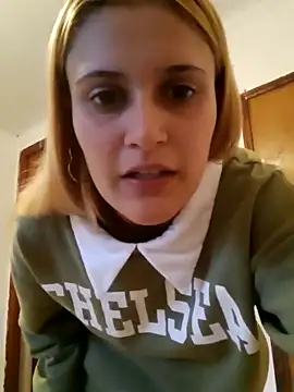 Snapshot of LA_RUB1a22 chatting on February 13, 2026, 8:20 pm LA RUB1a22 online show from February 13, 2026, 8:20 pm