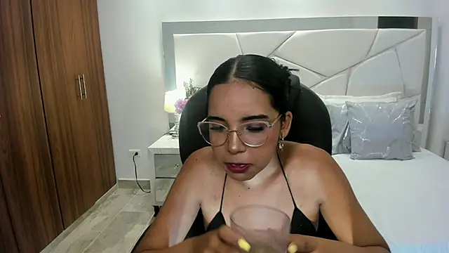 alana martiins online show from June 26, 2026, 11:43 pm