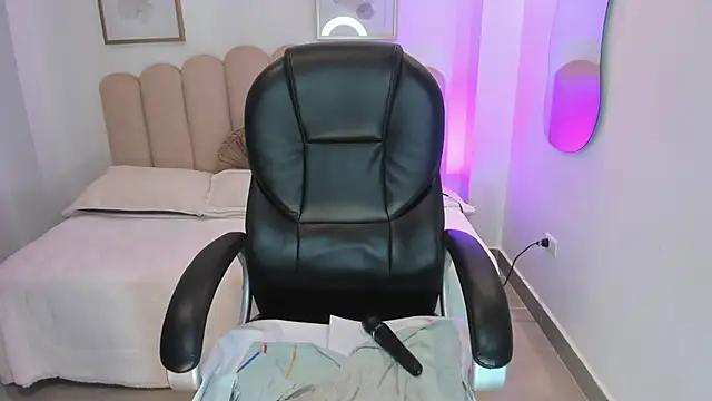 Snapshot of alana_martiins chatting on February 20, 2026, 6:26 am alana martiins online show from February 20, 2026, 6:26 am