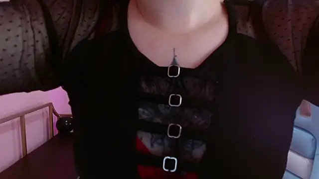 Keila x  online show from December 2, 2025, 8:54 pm