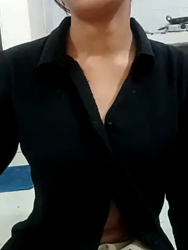 Snapshot of Sizzling_Quinn chatting on April 4, 2026, 7:20 pm Sizzling Quinn online show from April 4, 2026, 7:20 pm