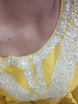 Snapshot of Sizzling_Quinn chatting on April 7, 2026, 5:15 pm Sizzling Quinn online show from April 7, 2026, 5:15 pm