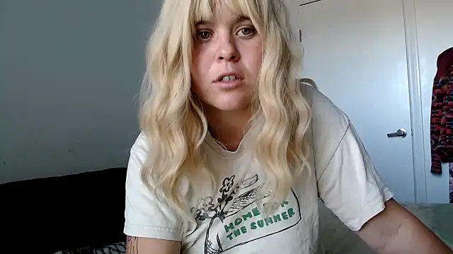 Snapshot of WattledFourth chatting on January 10, 2026, 8:59 pm WattledFourth online show from January 10, 2026, 8:59 pm