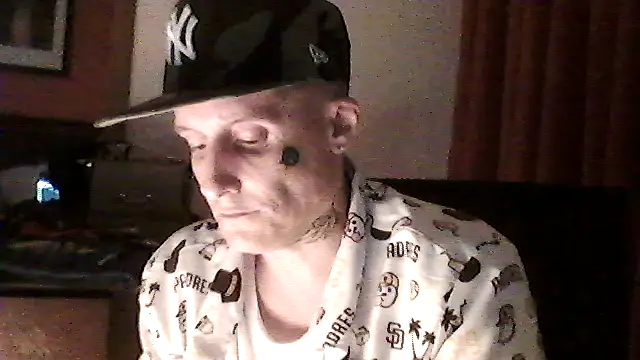 lottatoxicshyt online show from June 1, 2026, 10:04 am