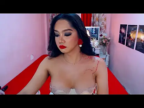 Snapshot of UrScreenGoddess chatting on May 17, 2026, 6:35 am UrScreenGoddess online show from May 17, 2026, 6:35 am