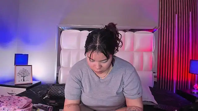 xCharlotte 20 online show from February 17, 2026, 7:55 pm