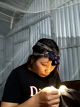 Evelyn-n online show from March 5, 2026, 12:57 pm