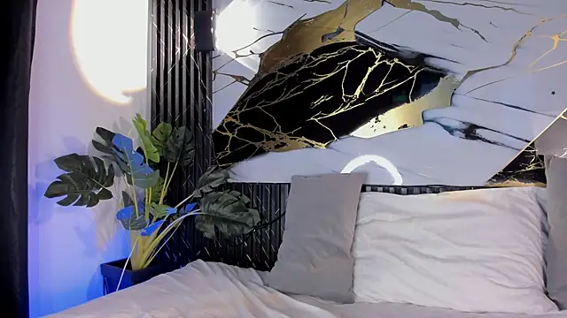 alivega  online show from April 23, 2026, 7:26 pm