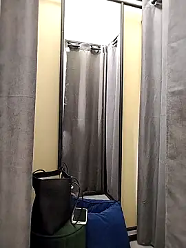 EvaRoughe online show from April 13, 2026, 11:58 am