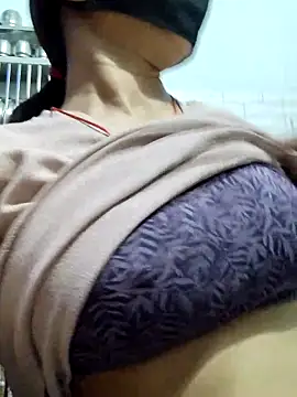 RADHIKA-1143 online show from December 21, 2025, 7:04 pm