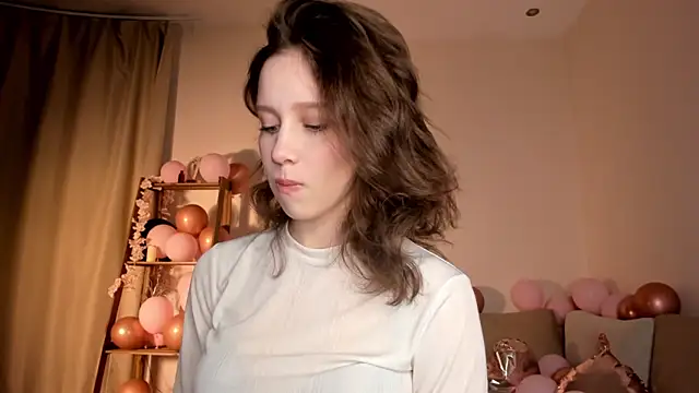 Snapshot of LachelleFrommer chatting on February 15, 2026, 1:17 am LachelleFrommer online show from February 15, 2026, 1:17 am