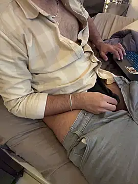 BlahNextDoor online show from December 16, 2025, 9:08 pm