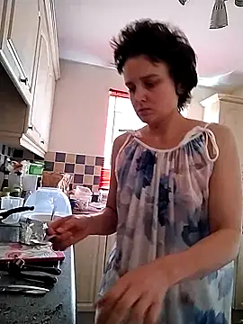 Amy01112 online show from May 28, 2026, 12:11 pm