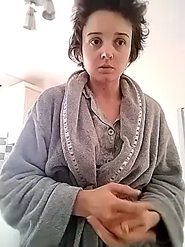 Amy01112 online show from May 21, 2026, 4:15 pm