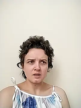 Amy01112 online show from May 27, 2026, 12:01 pm