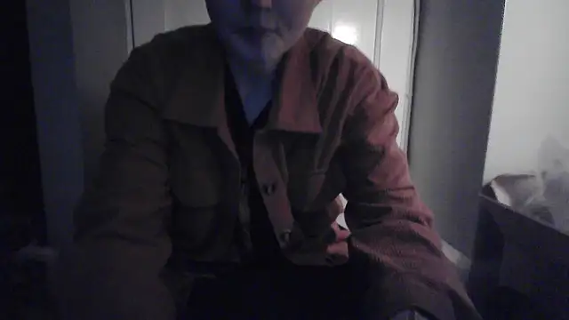 Amy01112 online show from December 16, 2025, 5:50 pm