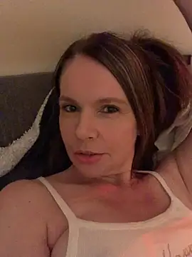 Snapshot of CherryCe chatting on April 13, 2026, 2:26 am CherryCe online show from April 13, 2026, 2:26 am