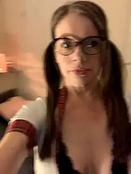 Snapshot of CherryCe chatting on January 6, 2026, 10:36 pm CherryCe online show from January 6, 2026, 10:36 pm