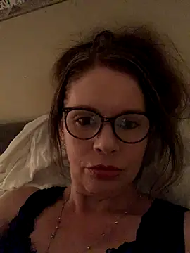 Snapshot of CherryCe chatting on December 21, 2025, 1:52 am CherryCe online show from December 21, 2025, 1:52 am