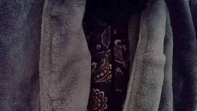 gatitachula93 online show from December 5, 2025, 12:26 pm