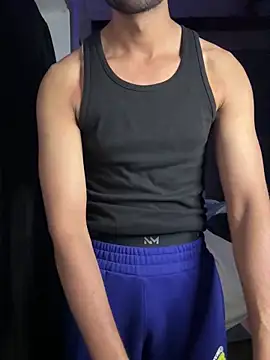 fitboy xxx online show from December 17, 2025, 7:41 pm